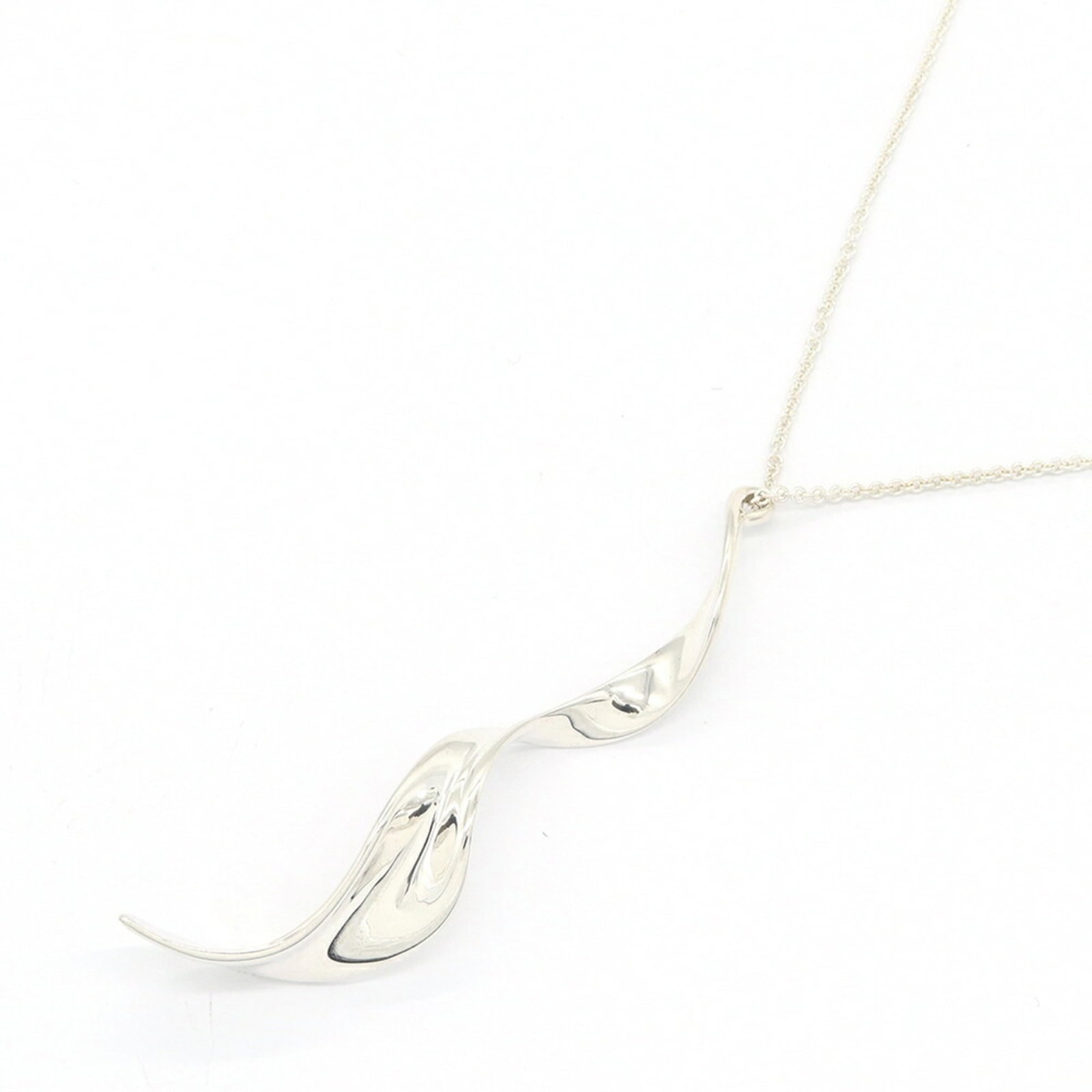 Tiffany Co Frank Gehry Orchid Drop Sterling Silver Pendant Choker Twist Necklace For Women: Tiffany Co Frank Gehry Orchid Drop Sterling Silver Pendant Choker Twist Necklace For Women Tiffany & Co.'s Frank Gehry Orchid Drop sterling silver pendant choker necklace boasts an elegant design, fea