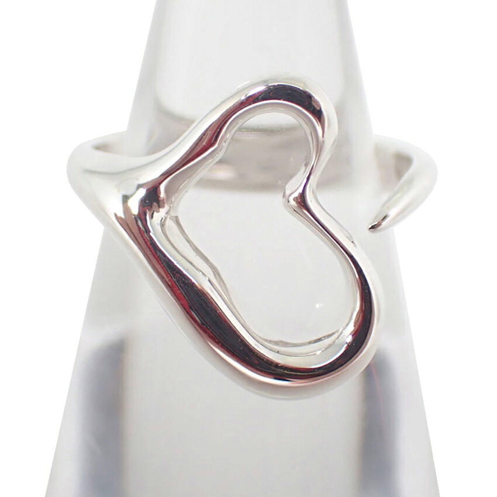 Tiffany Band Ring Sterling Silver 925: Tiffany Band Ring Sterling Silver 925 Sterling silver band ring from Tiffany, made with 925 quality. This US size 4 women's ring showcases the brand's signature style. Made from sterling silver 925, i