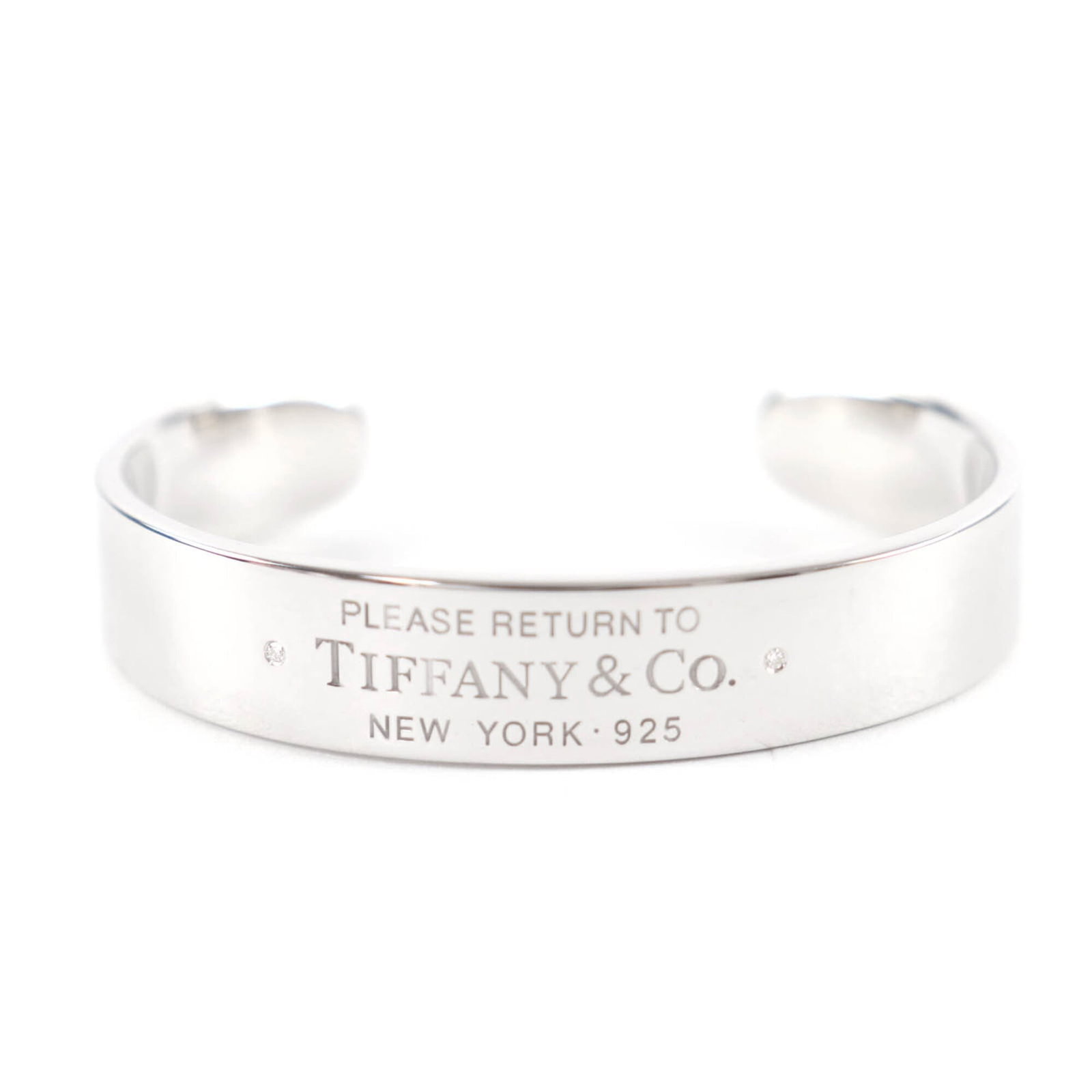 Tiffany Bangle Silver 925: Tiffany Bangle Silver 925 Silver 925 Tiffany Bangle with elegant design, crafted from high-quality silver. This 12cm bangle features a classic style that suits women's wrists perfectly. Made in Italy,