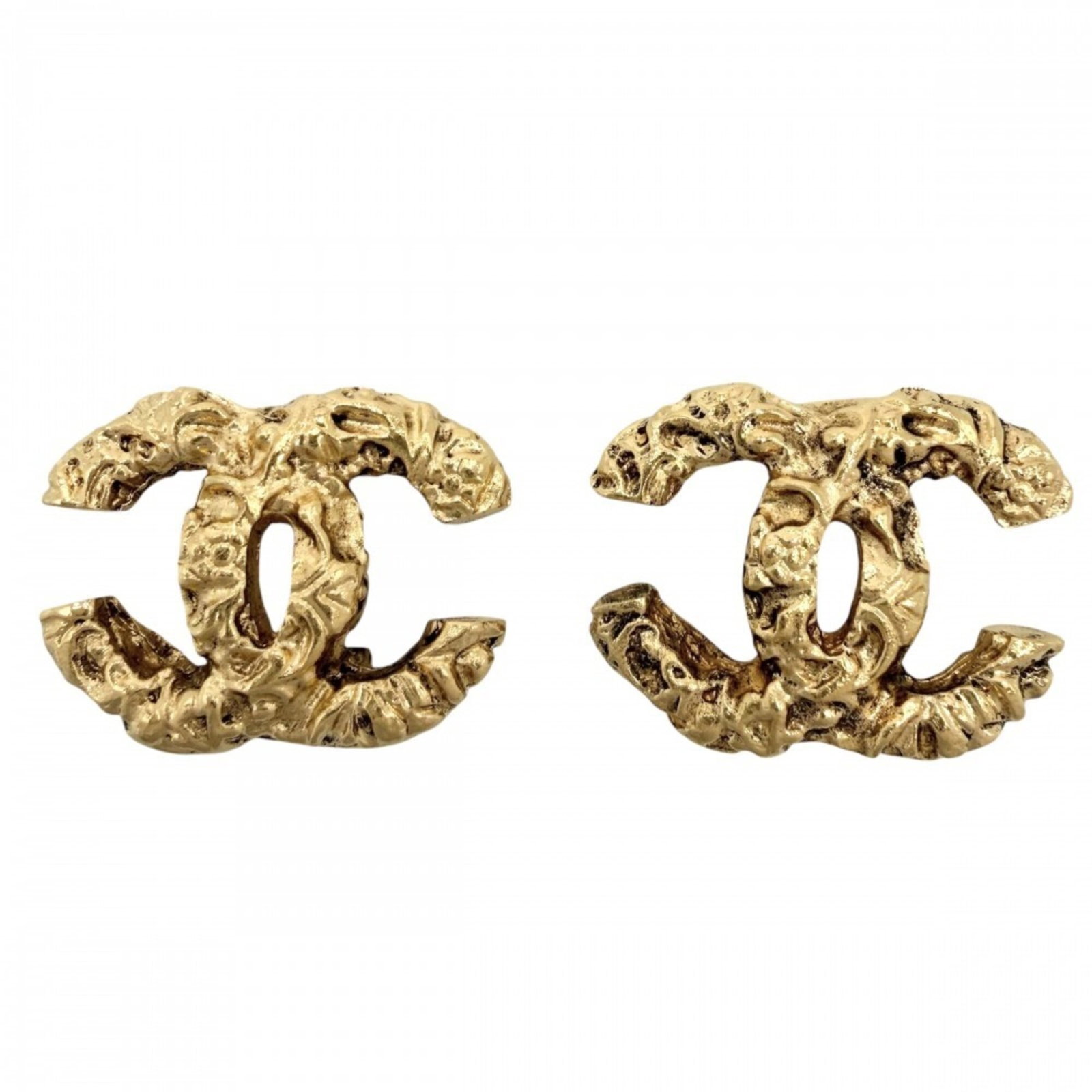 Chanel Clip Earrings Gold Plating: Chanel Clip Earrings Gold Plating Gold-plated clip earrings from Chanel, featuring a sleek and modern design. Made with durable gold plating, these earrings add a touch of luxury to any outfit. With t
