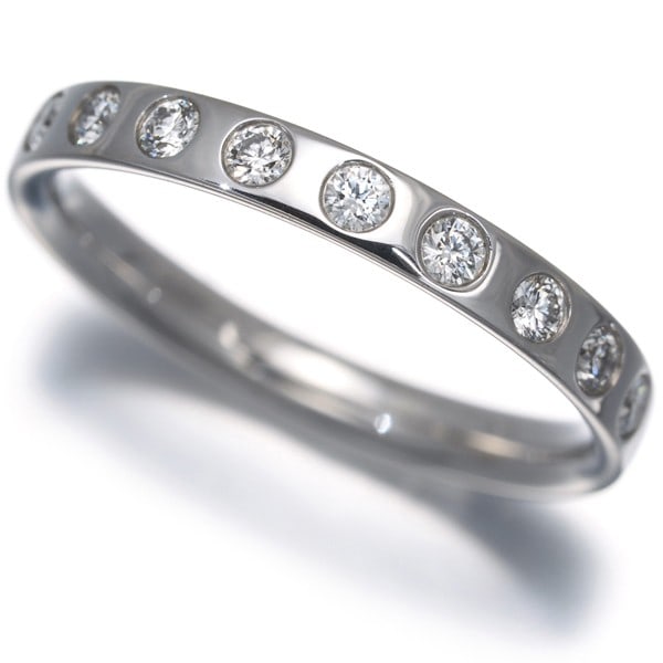 Diamond magic ring gold 750 white 18k eu49 9p georg jensen: Diamond magic ring gold 750 white 18k eu49 9p georg jensen Georg Jensen's Magic ring shines in white gold, its natural diamond at the center. The 18k metal purity and EU49 hallmark ensure a luxurious 