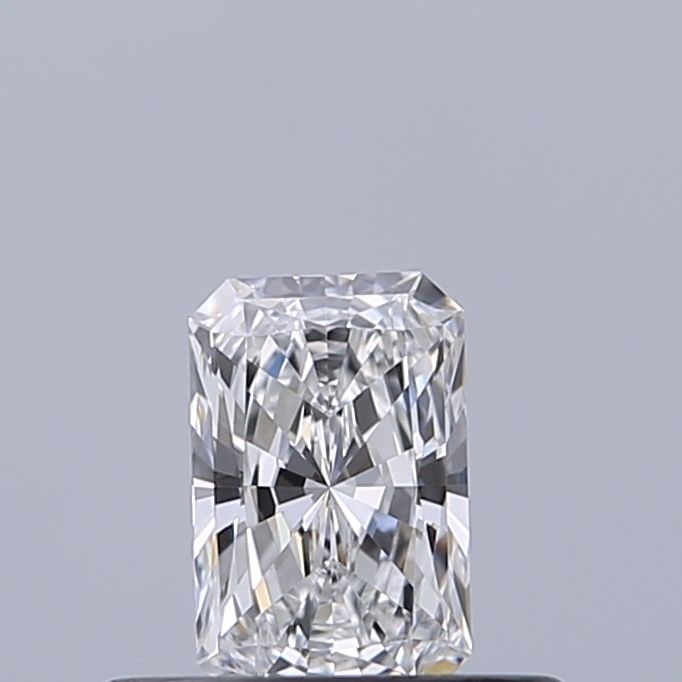 GIA Radiant 0.31ct E VVS2 - Loose Natural Diamond: GIA Radiant 0.31ct E VVS2 - Loose Natural Diamond GIA-certified, the 0.31ct E VVS2 diamond boasts exceptional clarity and cut quality, with an EX polish that showcases its brilliance. Measuring 5.04L