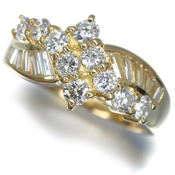 Diamond 1.04Ct Tapered-Cut Wave Ring 18K 750 Yellow Gold: Diamond 1.04Ct Tapered-Cut Wave Ring 18K 750 Yellow Gold Tapered-cut waves in 18k yellow gold create a unique and elegant design for this diamond ring, featuring a 1.04ct natural diamond as the main