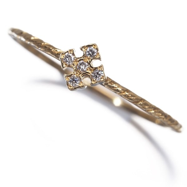 Loree Rodkin Ring Diamond Petite Tiny Fancy Cross Us6.75-7 18K Yg: Loree Rodkin Ring Diamond Petite Tiny Fancy Cross Us6.75-7 18K Yg Loree Rodkin's Petite Tiny Fancy Cross ring showcases a delicate diamond set in 18k yellow gold, with a natural stone carat weight