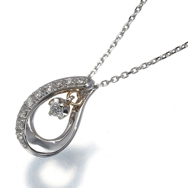 Vendome Necklace Diamond 0.10Ct Drop 18K 750 White Gold: Vendome Necklace Diamond 0.10Ct Drop 18K 750 White Gold Vendome Necklace Diamond 0.10Ct Drop 18K 750 White Gold - A stunning 18k white gold pendant featuring a natural diamond drop, weighing a total o