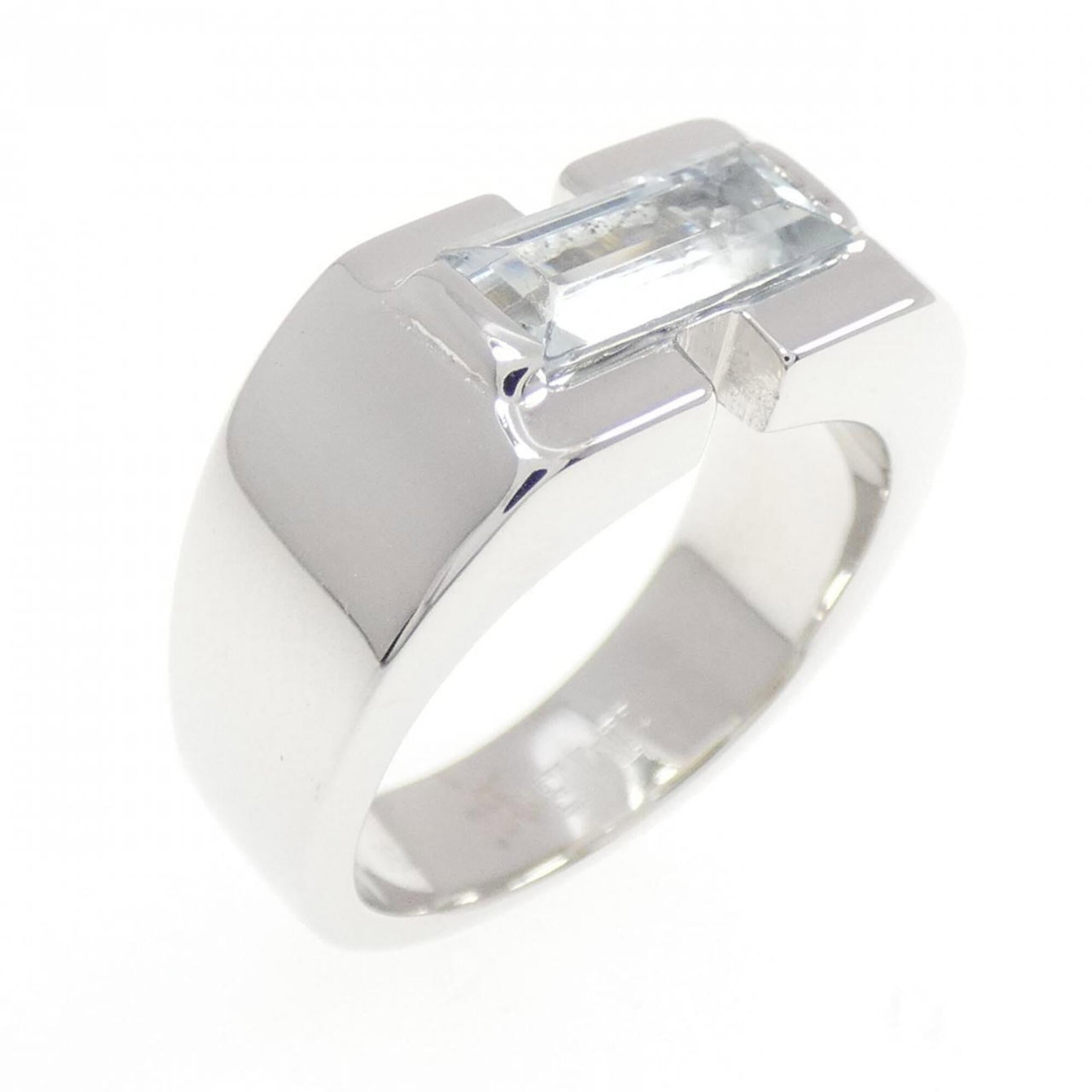 Hermes Band Ring White Gold (18K): Hermes Band Ring White Gold (18K) White gold (18K) band ring from Hermes features an aquamarine stone, available in size 5.5 and US size 50. This elegant piece boasts a classic design, showcasing the 