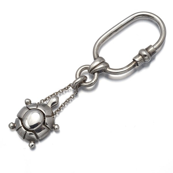 Turtle Key Ring Tiffany Co. Sterling Silver: Turtle Key Ring Tiffany Co. Sterling Silver Sterling silver key ring from Tiffany & Co., featuring a design size of 21.3 x 17.6mm and a length of approximately 73.8mm, with a clasp inner diameter of a