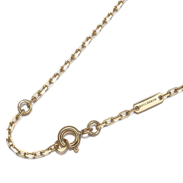 Boucheron chain necklace in 18k 750 yellow gold: Boucheron chain necklace in 18k 750 yellow gold The Boucheron chain necklace in 18k yellow gold boasts a sleek, sophisticated design with a delicate 41/44cm length and 1.6mm width. Crafted from