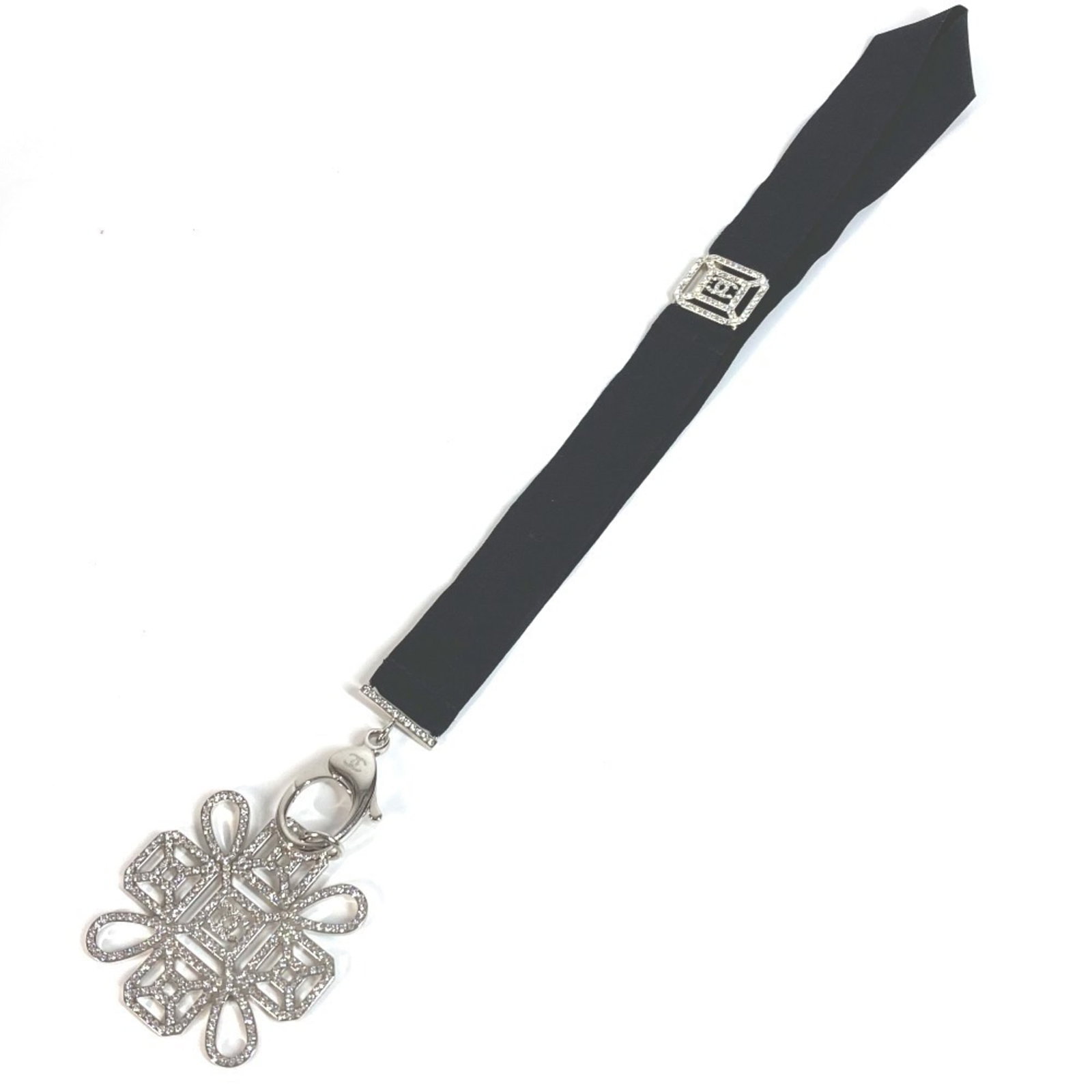 Chanel Cc Coco Mark Rhinestone Neck Strap Necklace Metal Black Women'S: Chanel Cc Coco Mark Rhinestone Neck Strap Necklace Metal Black Women'S The Chanel Cc Coco Mark Rhinestone Neck Strap Necklace boasts a striking black rhinestone design, adding a touch of glamour to an