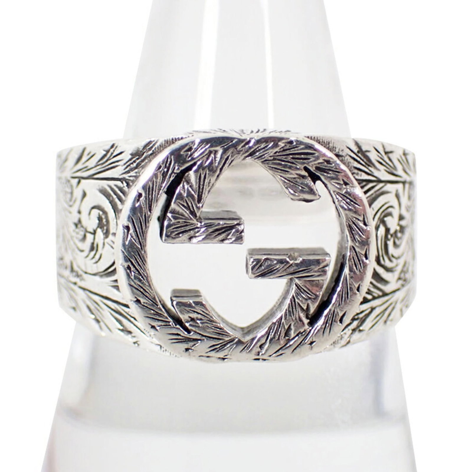 Ring in sterling silver 925 by Gucci: Ring in sterling silver 925 by Gucci Sterling silver band ring by Gucci, featuring the iconic brand's signature style. Made from high-quality sterling silver 925, this elegant ring boasts a sleek desi