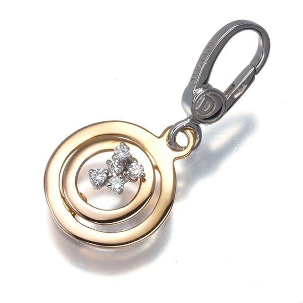 Diamond pendant charm 18K 750 gold rose Sophia Loren Damiani: Diamond pendant charm 18K 750 gold rose Sophia Loren Damiani Multi-tone gold charm featuring a natural diamond, signed by Damiani. This 18k rose gold pendant measures approximately 13.5mm in diameter 