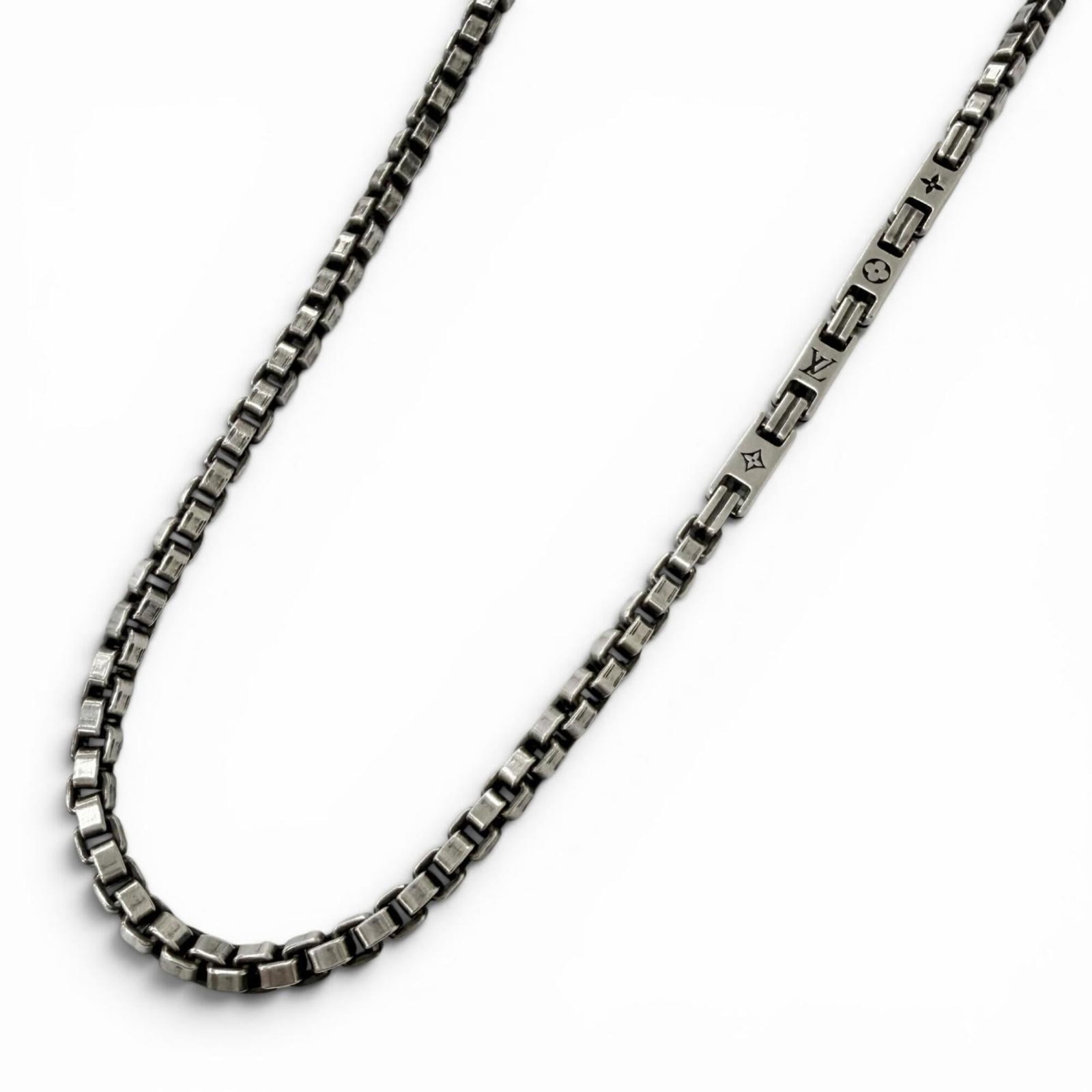 Louis Vuitton (Louis Vuitton) 2025 Model M02027 Necklace Lv Tailor Ag925 Monogram Chain Accessory: Louis Vuitton (Louis Vuitton) 2025 Model M02027 Necklace Lv Tailor Ag925 Monogram Chain Accessory Silver 925 Louis Vuitton M02027 Monogram Chain Necklace with 58 cm circumference. The necklace feature