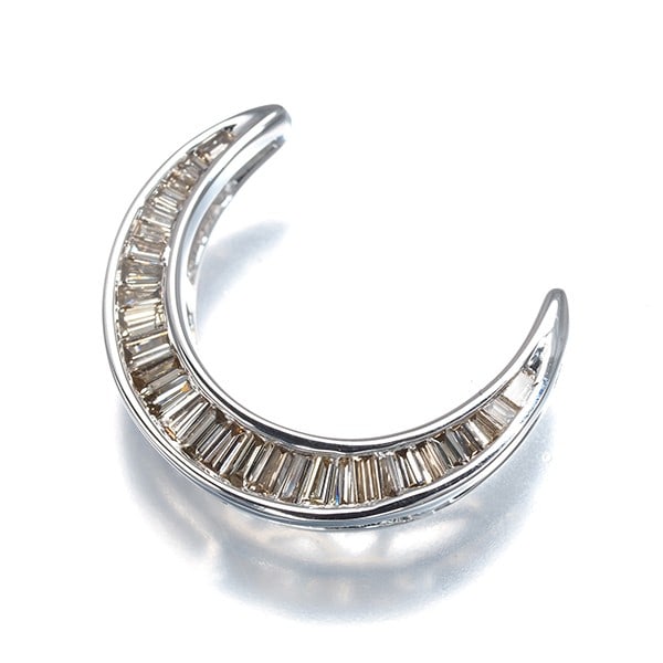 Brown Diamond 0.3-0.4Ct Tapered-Cut Baguette-Cut Moon Pendant 18K Wg: Brown Diamond 0.3-0.4Ct Tapered-Cut Baguette-Cut Moon Pendant 18K Wg Brown Diamond Tapered-Cut Baguette-Cut Moon Pendant in 18K White Gold. This elegant pendant showcases a natural brown diamond, appr