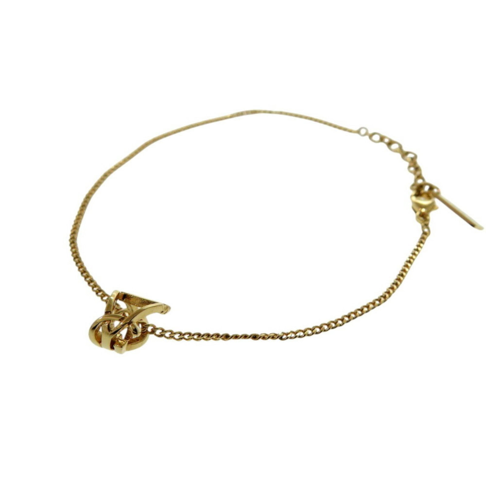 Saint Laurent Yves Charm Bracelet: Saint Laurent Yves Charm Bracelet Gold plated Saint Laurent Yves Charm Bracelet, featuring a classic charm bracelet design with a total length of 21cm. The item comes in gold plated finish and include