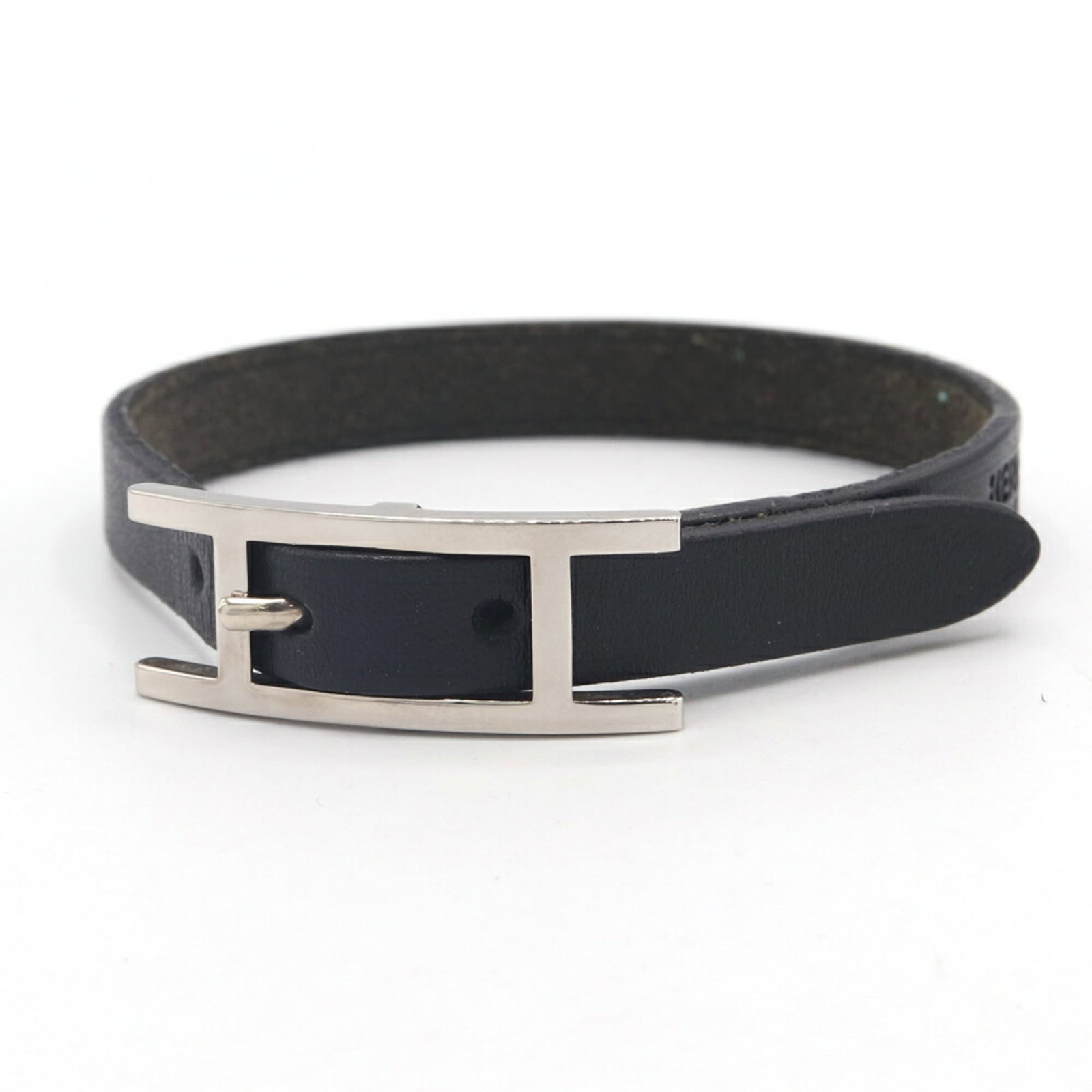 Hermes Charm Bracelet Leather: Hermes Charm Bracelet Leather Black leather charm bracelet from Hermes, available in sizes 15cm-17cm. This classic design features high-quality leather and a timeless charm bracelet style that suits b