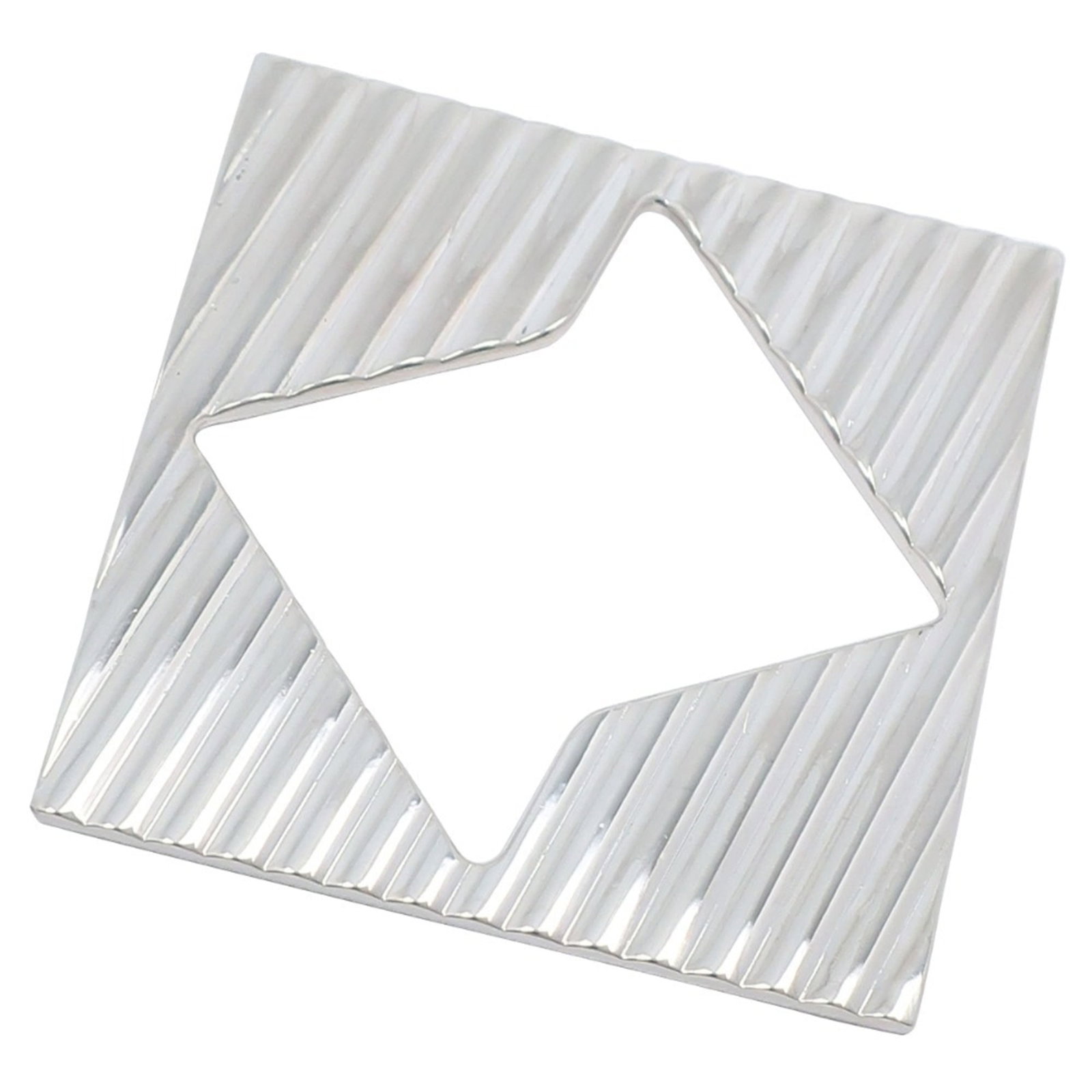 Silver Tiffany Brooch 925: Silver Tiffany Brooch 925 Silver Tiffany Brooch 925 - A sleek and elegant piece, measuring 5.5cm x 5.5cm in size, weighing 14.8g, made from high-quality silver 925 material. This brooch bears a signat