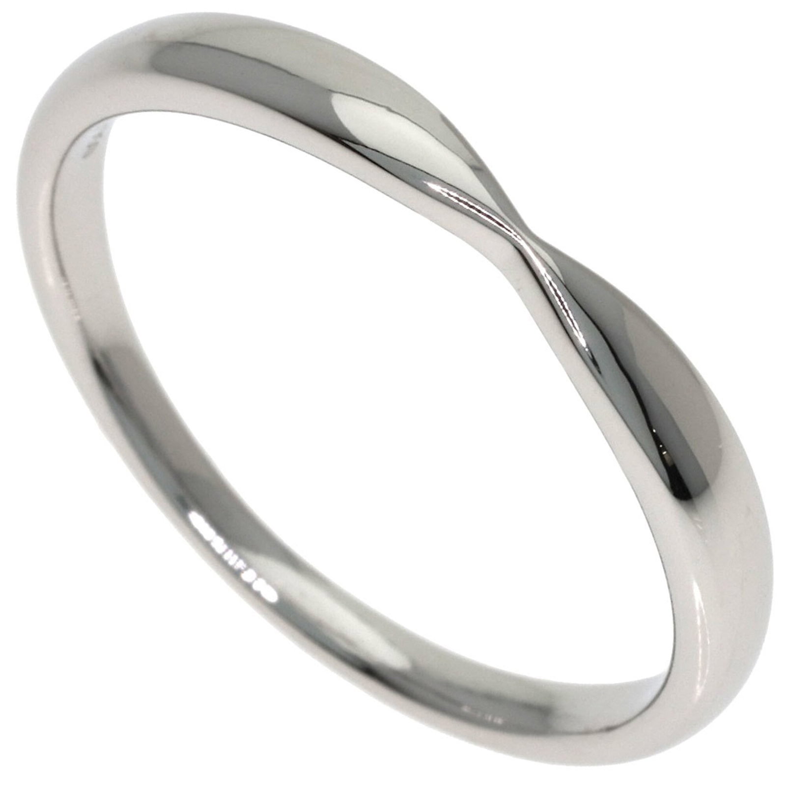 Tiffany Wedding Ring: Tiffany Wedding Ring Platinum950 Tiffany Wedding Ring, US Size 9.5, features a sleek design with a width of 2.8mm and weighs 4.3g. Made from high-quality platinum metal, this ring boasts exceptional d