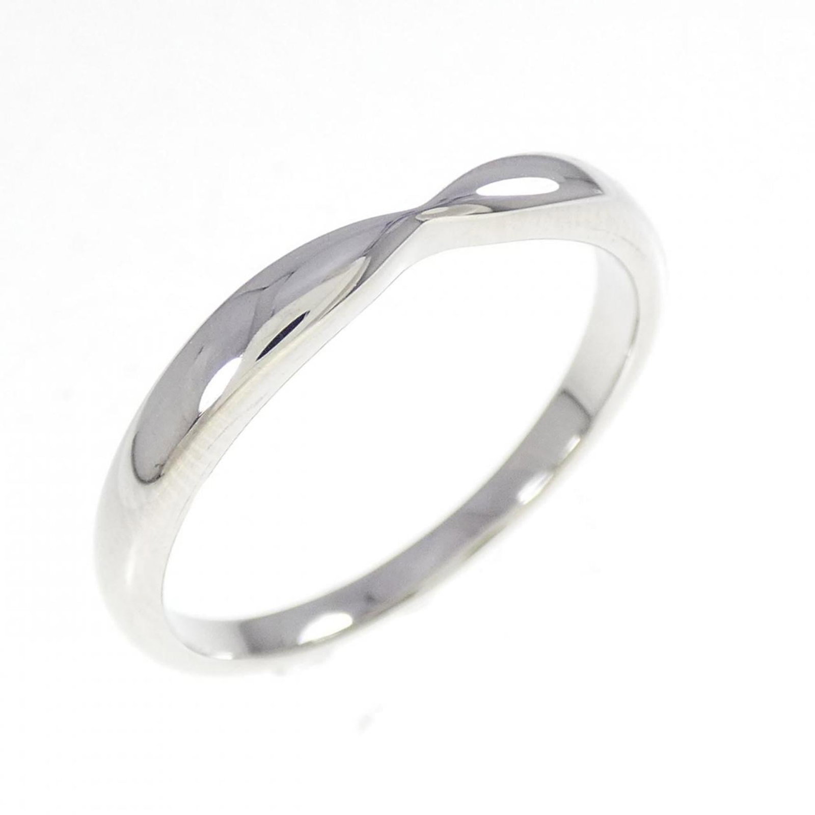 Tiffany Band Ring Platinum 950: Tiffany Band Ring Platinum 950 Tiffany Band Ring in Platinum 950, a sleek and sophisticated design for women's US size 9.5. This platinum band ring features the iconic Tiffany brand and is crafted