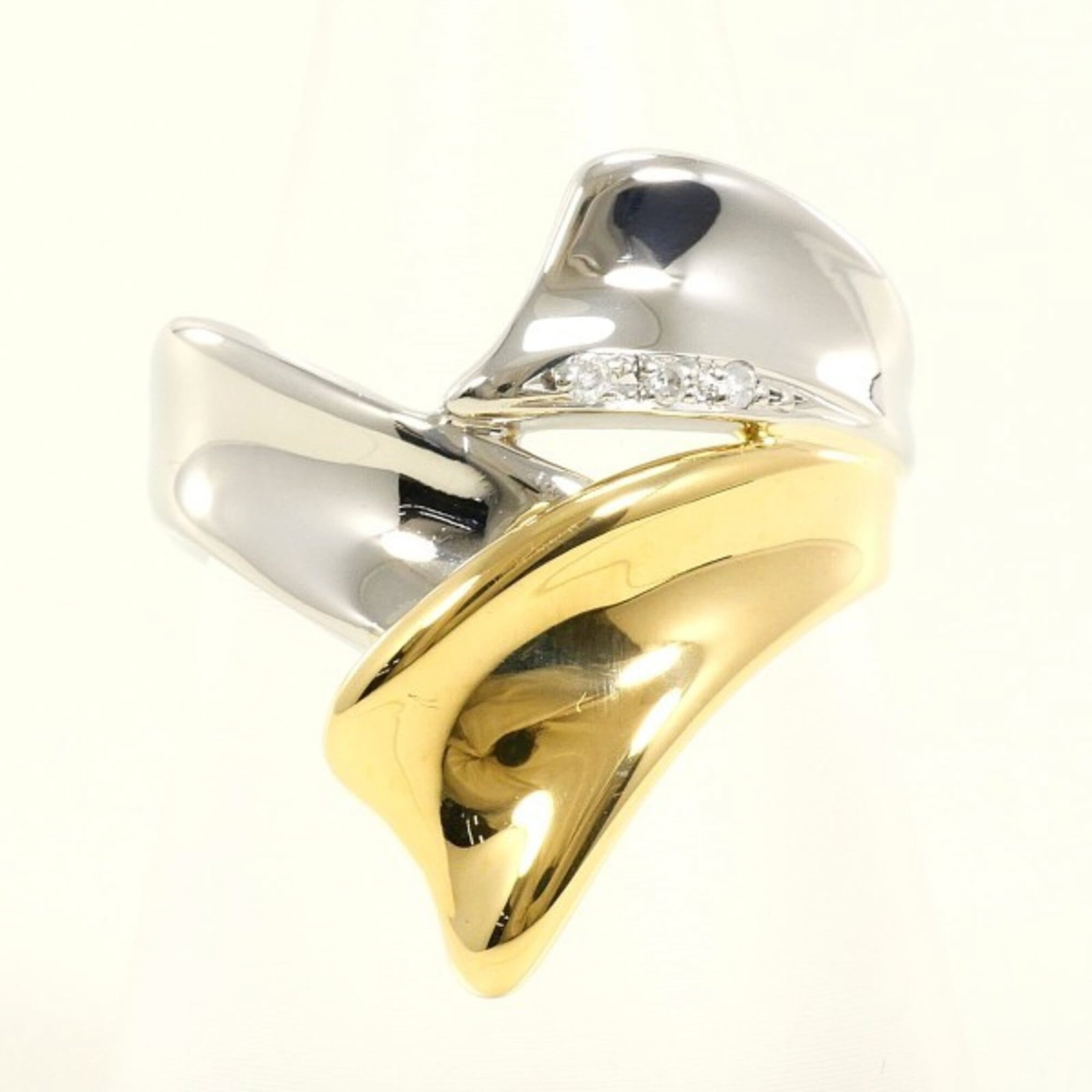 Unbranded Band Ring Platinum 850 Yellow Gold (18K): Unbranded Band Ring Platinum 850 Yellow Gold (18K) Platinum 850 Yellow Gold (18K) band ring features a diamond weighing 0.01 ct, set in a sturdy 21mm wide design with a US size 6 fit. Made from