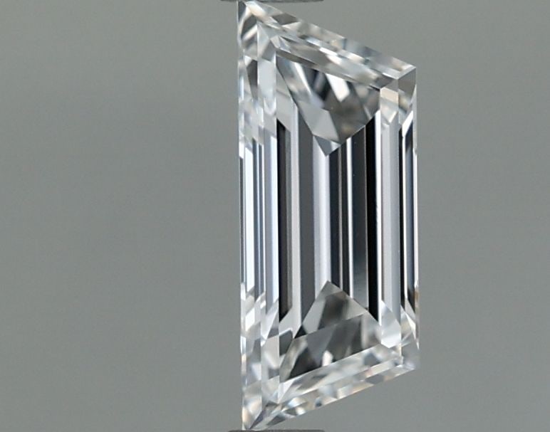 GIA Trapezoid 0.6ct F VVS2 - Loose Natural Diamond: GIA Trapezoid 0.6ct F VVS2 - Loose Natural Diamond GIA certification ensures the diamond's quality, with a VVS2 clarity grade indicating minimal inclusions. The stone's F color and EX polish showcase