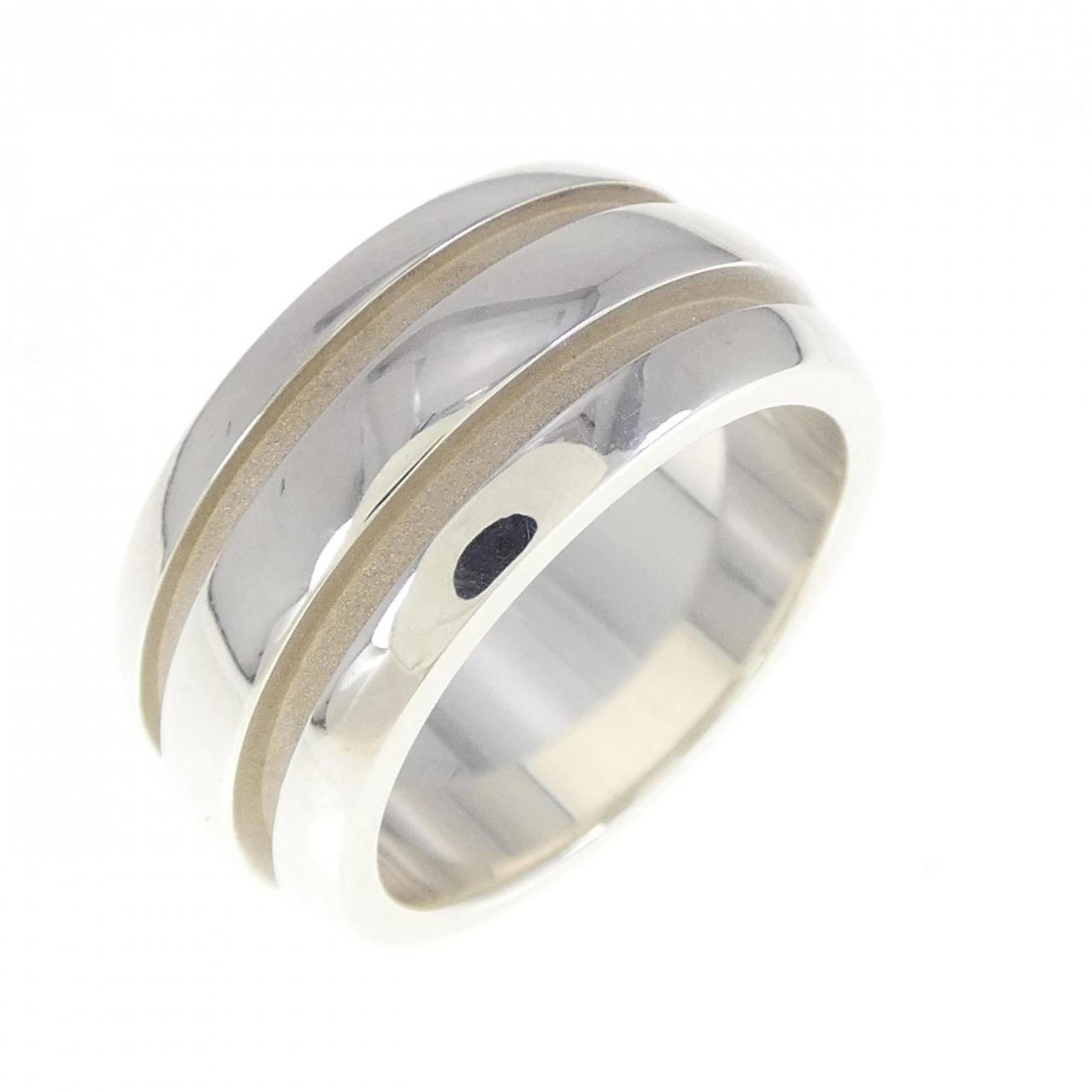 Silver band ring Tiffany 925: Silver band ring Tiffany 925 Silver band ring Tiffany 925. Made from high-quality silver, this elegant ring features a classic design with a timeless appeal. With its understated beauty and durable co
