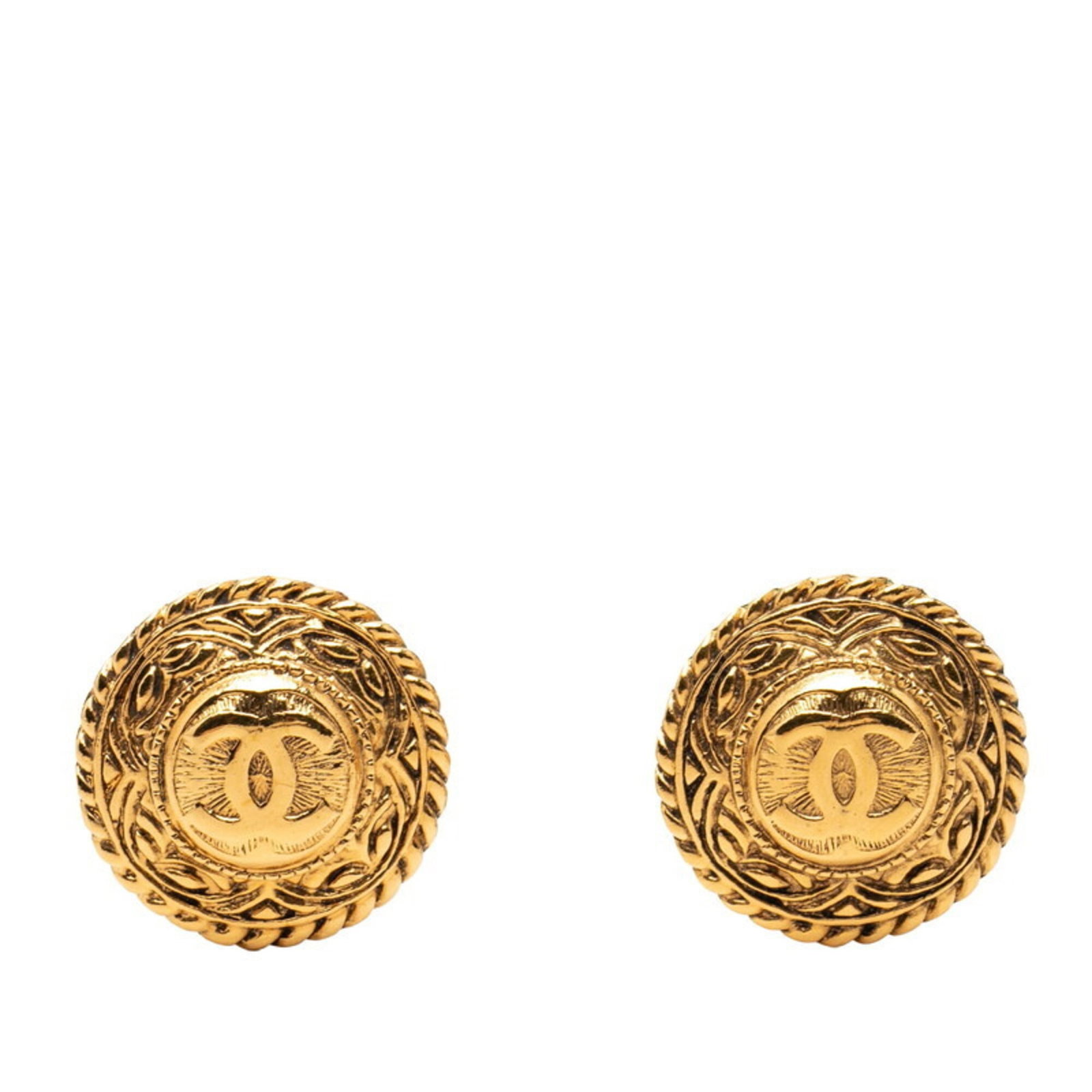 Chanel Clip Earrings Gold Plating: Chanel Clip Earrings Gold Plating Gold-plated Clip Earrings from Chanel, measuring 31.00mm x 31.00mm in size, showcase the brand's signature style with elegant gold plating details. These clip earring