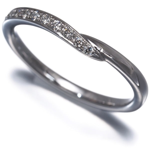 Tasaki Ring Diamond 0.07Ct Stile Paved Line Us5.75-6 950 Platinum: Tasaki Ring Diamond 0.07Ct Stile Paved Line Us5.75-6 950 Platinum Tasaki's Stile paved line ring showcases a delicate 0.07ct diamond set in platinum, creating a sophisticated and understated design. T