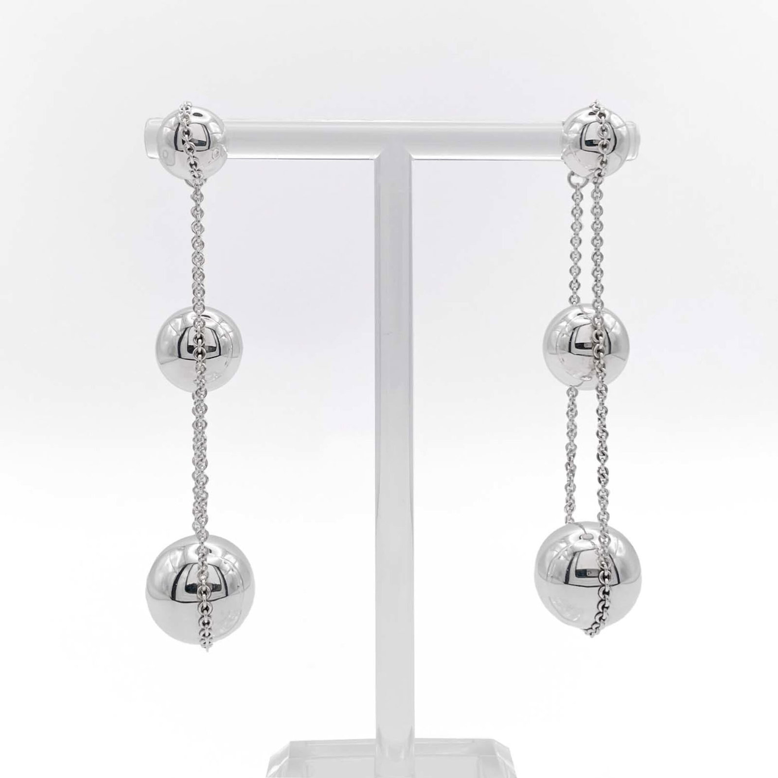 Tiffany Stud Earrings Silver 925: Tiffany Stud Earrings Silver 925 Silver Tiffany stud earrings with a sleek, modern design. Made from high-quality Silver 925 material, these earrings offer a touch of sophistication and elegance. Stan