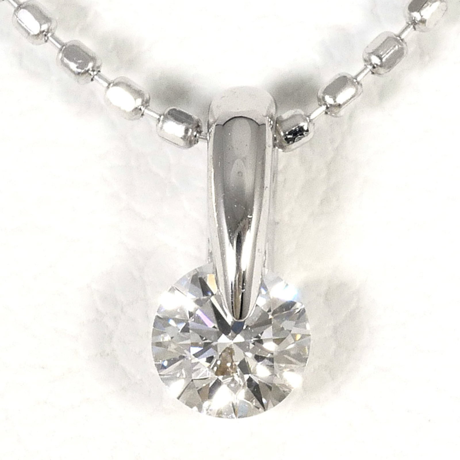 18K (18-Karat White Gold) Necklace With 0.151Ct Diamond Total Weight 1.5G 39Cm Length. Jewelry.: 18K (18-Karat White Gold) Necklace With 0.151Ct Diamond Total Weight 1.5G 39Cm Length. Jewelry. 18K white gold necklace boasts a total weight of 1.5g, featuring 0.151ct diamonds for a sparkling touch.