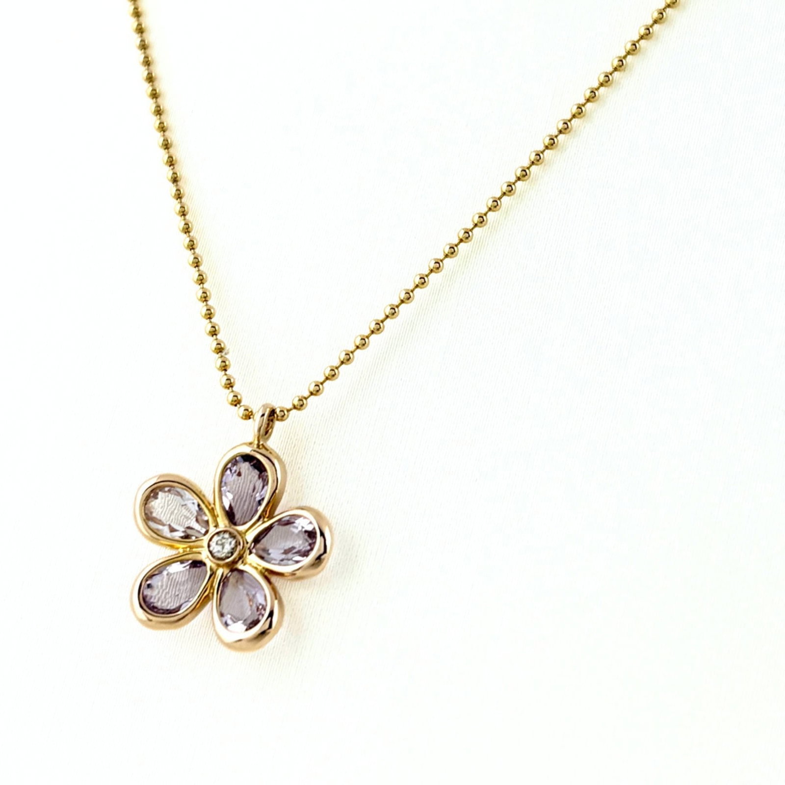 Tiffany & Co. Garden Flower Necklace Pink Gold (Pg) Pendant With Small Diamonds And Amethyst 750: Tiffany & Co. Garden Flower Necklace Pink Gold (Pg) Pendant With Small Diamonds And Amethyst 750 Pink gold (18K) pendant with small diamonds and amethyst, set in a beautiful Tiffany & Co. design, adds