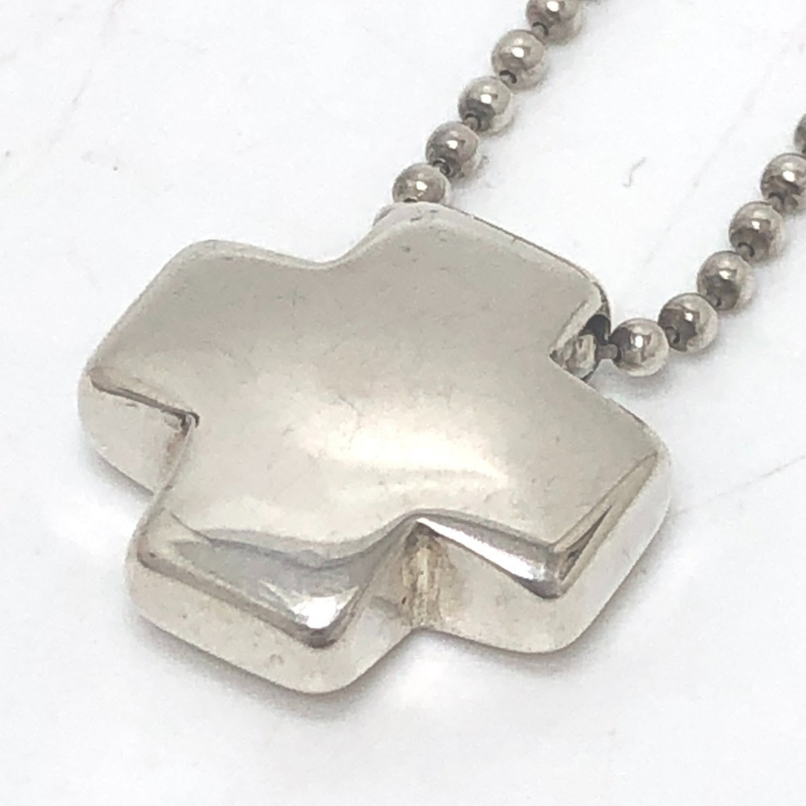 Tiffany&Co. Tiffany Roman Cross Ball Chain Necklace Sv925 Women'S Silver Accessory: Tiffany&Co. Tiffany Roman Cross Ball Chain Necklace Sv925 Women'S Silver Accessory Silver Tiffany&Co. Roman Cross Ball Chain Necklace for Women, made from high-quality 925 sterling silver, features a 