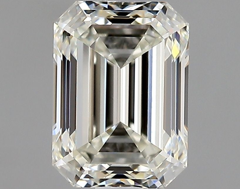 IGI Emerald 0.91ct H VVS1 - Loose Natural Diamond: IGI Emerald 0.91ct H VVS1 - Loose Natural Diamond 0.91ct IGI Emerald Cut Diamond with Exceptional Clarity and Polish, Measuring 6.37L x 4.59W x 3.14H, Certified by the International Gemological Instit