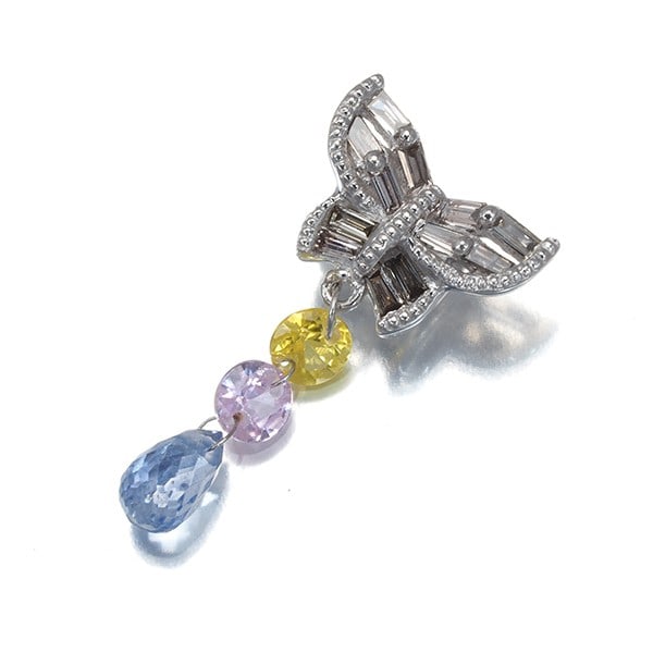 Pendant Masumi Butterfly 750 White 18K Gold Sapphire Diamond Kasahara: Pendant Masumi Butterfly 750 White 18K Gold Sapphire Diamond Kasahara Pendant Masumi Butterfly 750 White 18K Gold Sapphire Diamond Kasahara features a stunning sapphire and diamond design set in 18k
