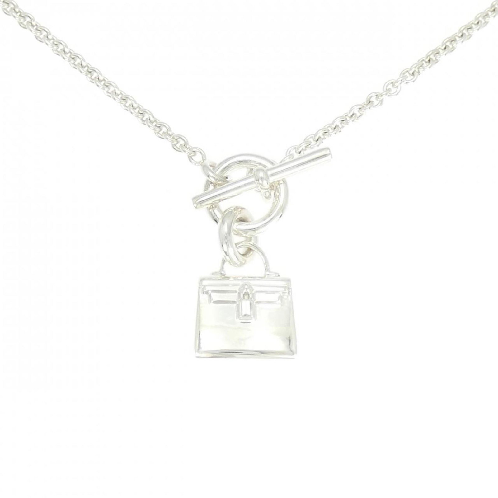 Kelly Hermes Necklace Amulet: Kelly Hermes Necklace Amulet Silver 925 Kelly Hermes Necklace Amulet with a pendant size of 27mm x 12.5mm, available in a box. This necklace features a notable silver material and a specific pendant d