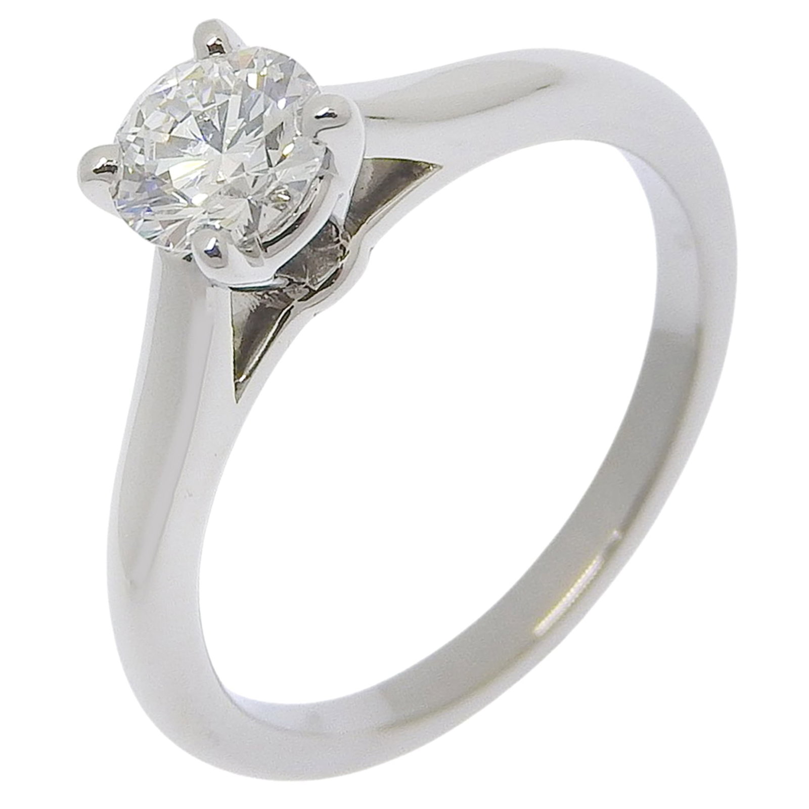 Cartier Band Ring Platinum 950: Cartier Band Ring Platinum 950 Cartier Band Ring in Platinum 950 features a sleek design with a signature. This women's band ring is made from high-quality platinum, measuring 48 US and size 4.5. A no