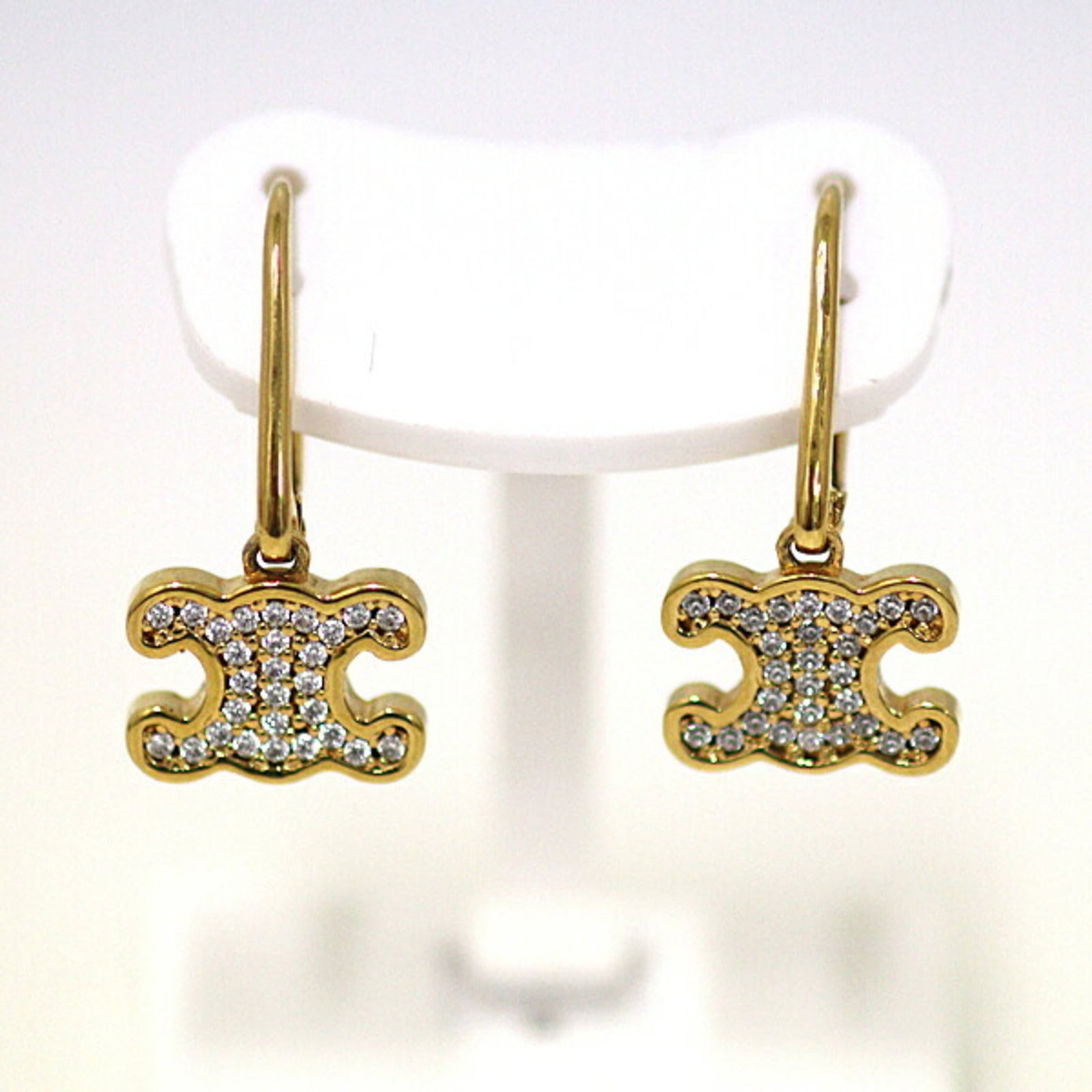 Metal Celine Drop Earrings: Metal Celine Drop Earrings Metal Celine Drop Earrings are crafted from high-quality metal, available in silver. Each pair features a sleek drop design with dimensions of 22.00mm x 10.00mm and weighs 4