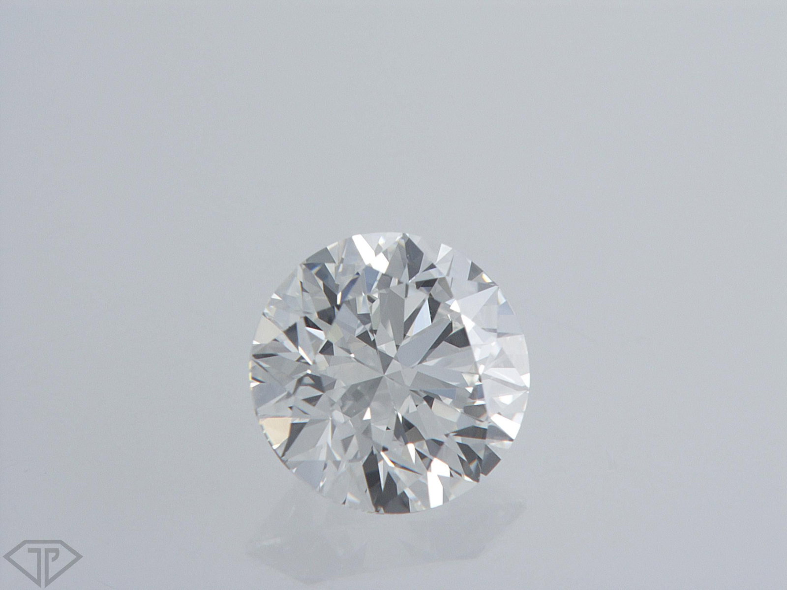 GIA Round 0.56ct G VVS2 - Loose Natural Diamond: GIA Round 0.56ct G VVS2 - Loose Natural Diamond The GIA Round 0.56ct G VVS2 diamond boasts exceptional clarity and color, with its EX polish and symmetry showcasing a masterful cut. This natural