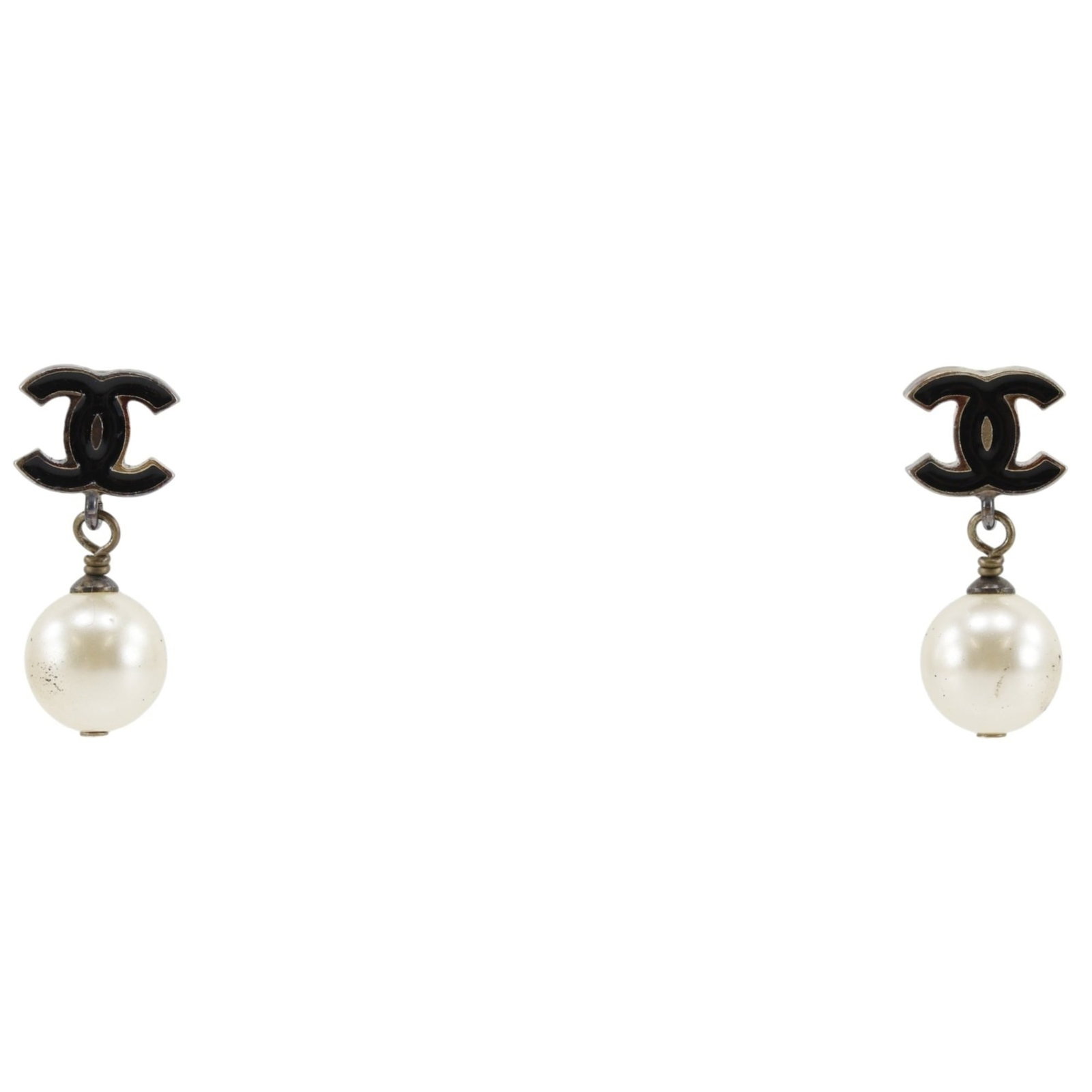 Chanel Stud Earrings Gold Plating: Chanel Stud Earrings Gold Plating Stud earrings featuring gold plating, black color, and artificial pearl details. The gold plating provides a luxurious touch, while the artificial pearl adds a subtle