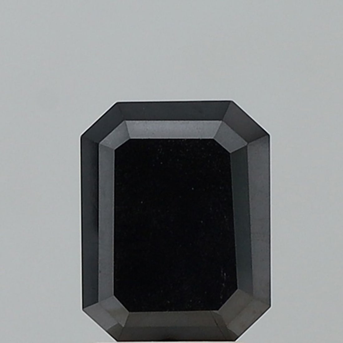 Emerald 2.67ct Black VVS1 - Loose Natural Diamond: Emerald 2.67ct Black VVS1 - Loose Natural Diamond 2.67 carat black diamond with exceptional clarity and polish, boasting an EX symmetry and EX polish. Its VVS1 clarity grade ensures a high level of tr