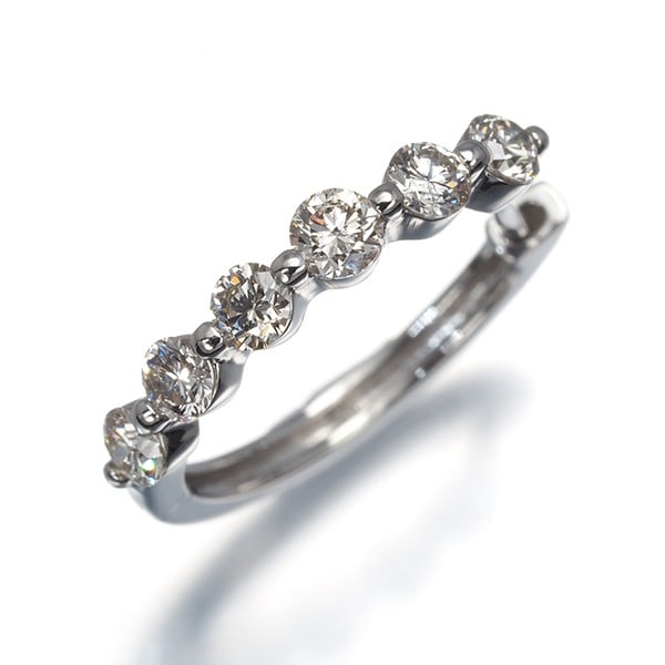 Light Brown Diamond 0.50Ct 6P Hoop Single Earring 900 Platinum: Light Brown Diamond 0.50Ct 6P Hoop Single Earring 900 Platinum Platinum hoop earring featuring a natural light brown diamond with a total weight of 0.50ct, set in a high-purity 900 platinum base metal