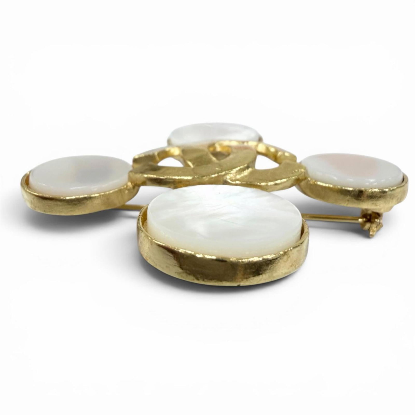 Shell brooch Chanel - 3