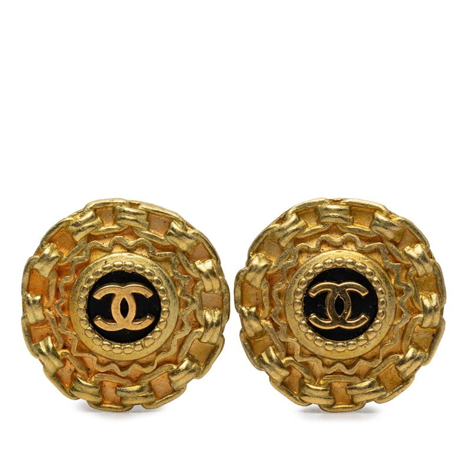Clip earrings from Chanel: Clip earrings from Chanel Clip earrings from Chanel, featuring sleek black and gold designs. Made with precise dimensions of 23.00mm x 22.60mm, these earrings showcase a classic style. The signature d