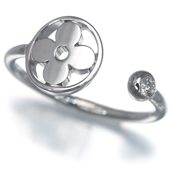 Diamond Blossom Ring Gold White 750 18k Louis Vuitton: Diamond Blossom Ring Gold White 750 18k Louis Vuitton 18k White Gold Diamond Blossom Ring from Louis Vuitton Features a natural diamond set in an elegant Idylle Blossom design, showcasing the beauty o