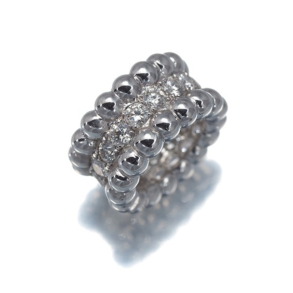 Van Cleef & Arpels Pendant Diamond Perlee 18K 750 White Gold: Van Cleef & Arpels Pendant Diamond Perlee 18K 750 White Gold 18k White Gold Pendant Features a Natural Diamond, Signed by Artist. This Van Cleef & Arpels Perlee pendant showcases a natural diamond set