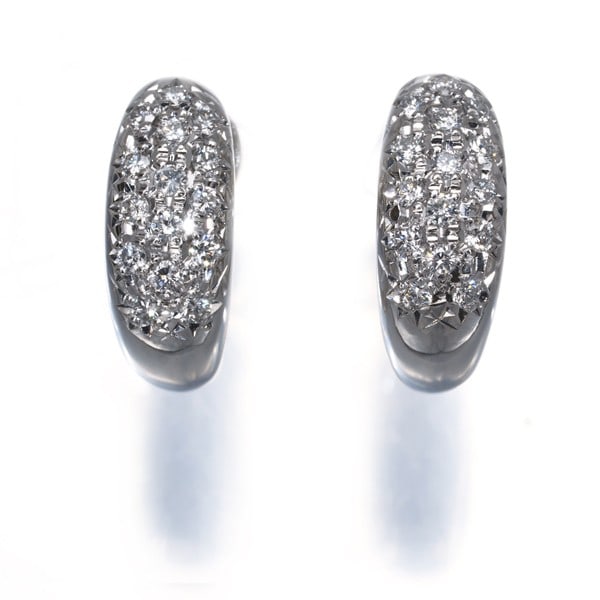 Tasaki Earrings Diamond 0.19Ct/ 0.19Ct Hoop 900 Platinum: Tasaki Earrings Diamond 0.19Ct/ 0.19Ct Hoop 900 Platinum Tasaki Earrings feature a stunning 0.19ct diamond in a sleek 900 platinum hoop design, showcasing the beauty of natural diamonds. The earrings 