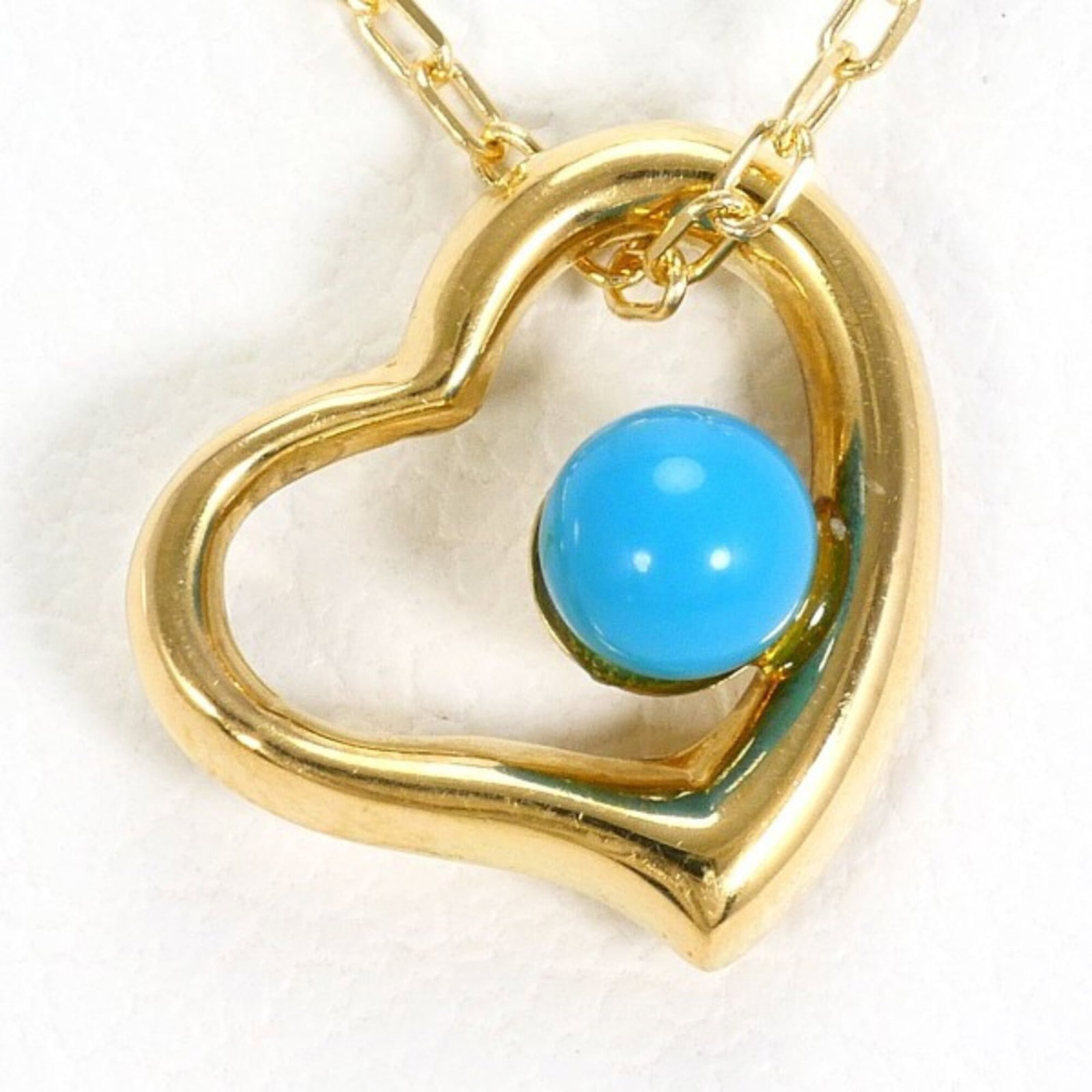 18K (18-Karat) Yellow Gold Necklace With Turquoise Total Weight Approx. 1.3G 40Cm Jewelry: 18K (18-Karat) Yellow Gold Necklace With Turquoise Total Weight Approx. 1.3G 40Cm Jewelry 18K yellow gold necklace with a stunning turquoise pendant, showcasing the vibrant colors and intricate detail
