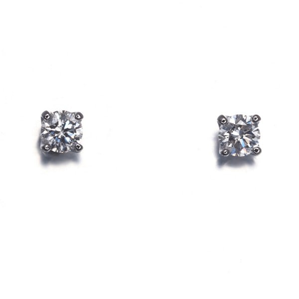 Diamond earrings platinum 950 900 solitaire Vendome: Diamond earrings platinum 950 900 solitaire Vendome Platinum earrings with a natural diamond solitaire, crafted in the Vendome style. The item features a stud design and a platinum base metal,