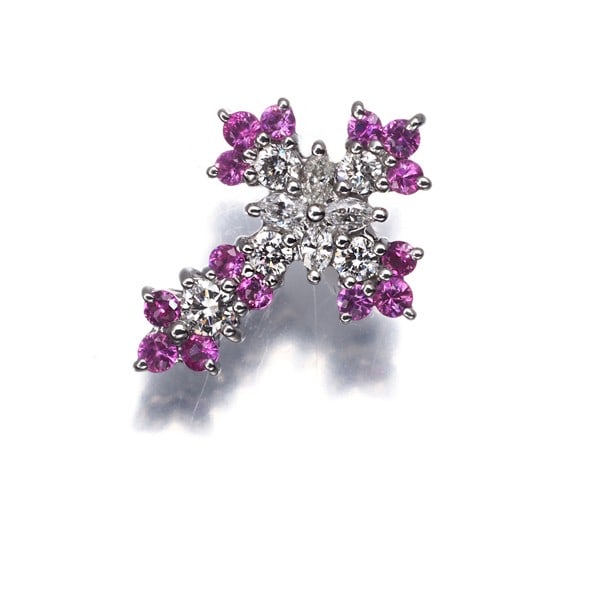 Kasahara Masumi Pendant Pink Sapphire 0.30Ct Diamond 0.25Ct Cross 18K Wg: Kasahara Masumi Pendant Pink Sapphire 0.30Ct Diamond 0.25Ct Cross 18K Wg 18k white gold pendant showcases a stunning pink sapphire, totaling 0.30ct, paired with a delicate cross design featuring 0.25c