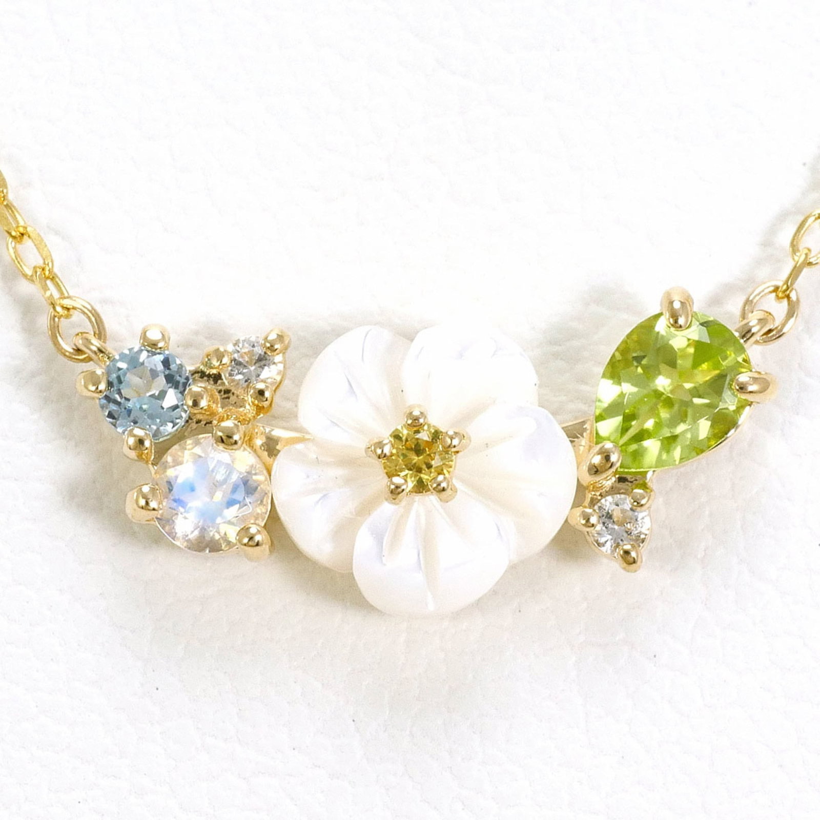 K10 10K Yg Yellow Gold Necklace With Shell And Peridot Total Weight 1.3G 41Cm Like New Condition (1 of 6)