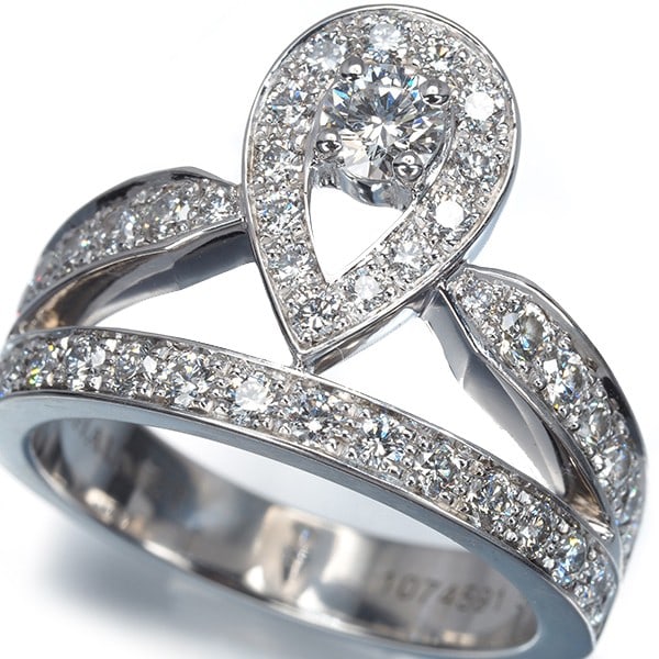 Chaumet Ring Diamond Josephine Eu52 18K 750 White Gold: Chaumet Ring Diamond Josephine Eu52 18K 750 White Gold Chaumet's exquisite 18k white gold ring boasts a stunning natural diamond, set in a sleek and sophisticated design. The EU52 size features a 14.4